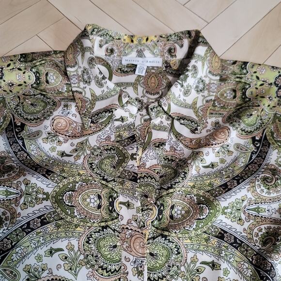 Maison d' Amelie Elegant Paisley Silklike Blouse Size Medium - Picture 5 of 13